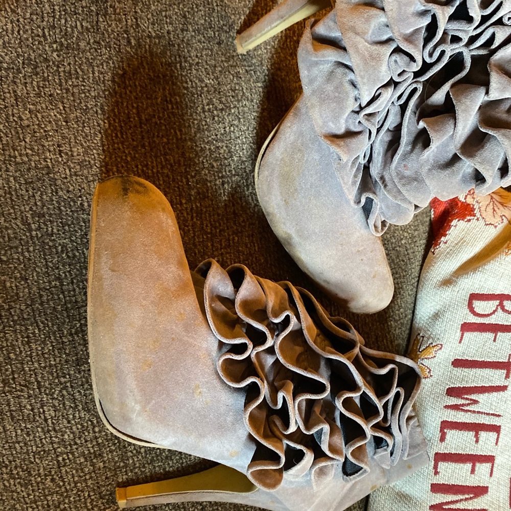 Gray frilled booties